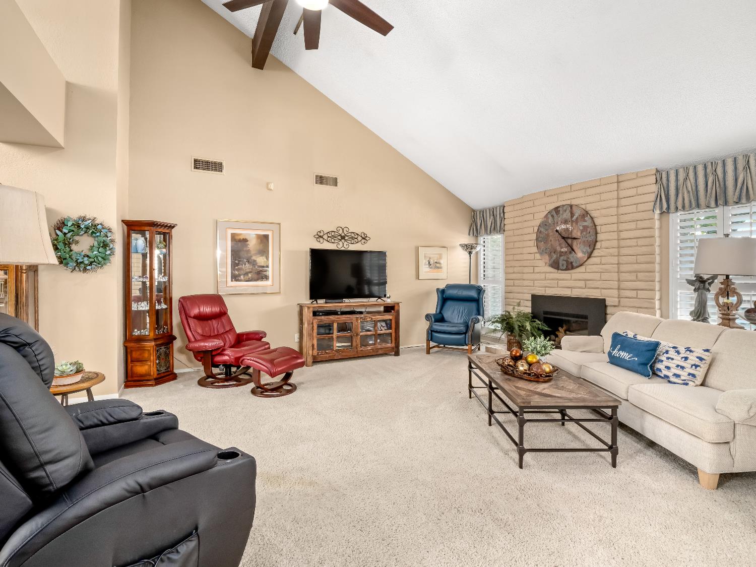 2059 W Barstow, Fresno, CA 93711