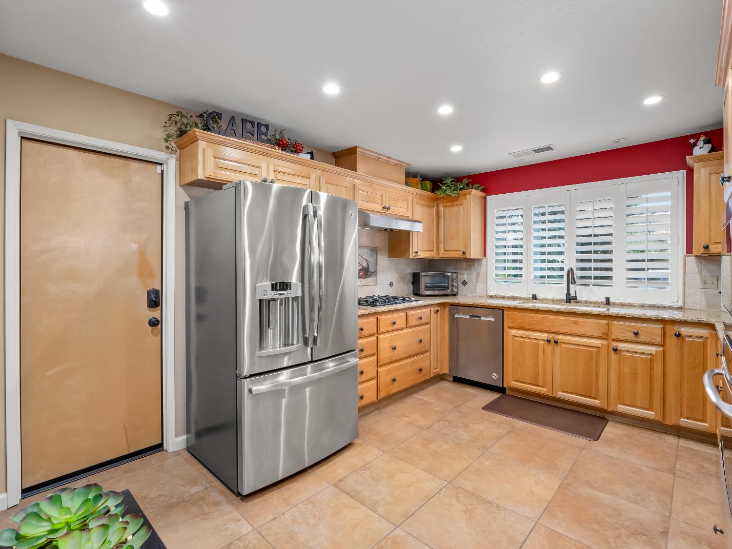 2059 W Barstow, Fresno, CA 93711