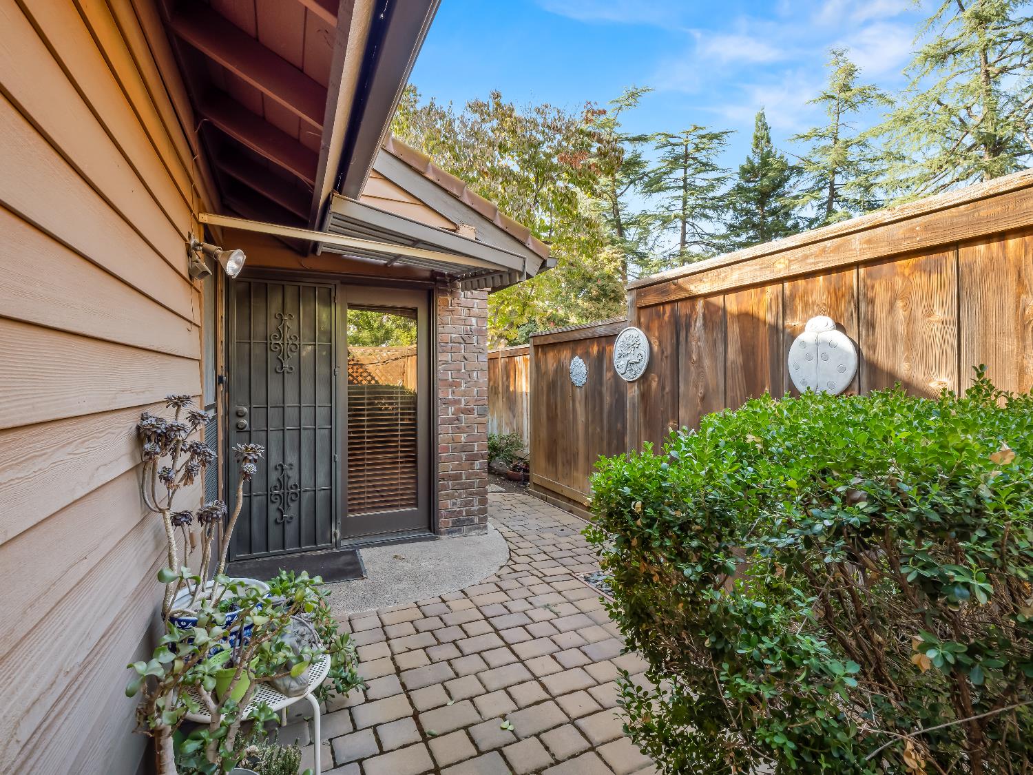 2059 W Barstow, Fresno, CA 93711