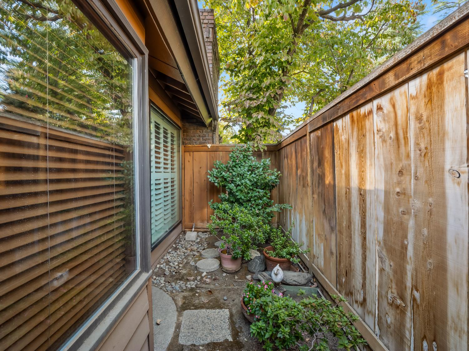 2059 W Barstow, Fresno, CA 93711