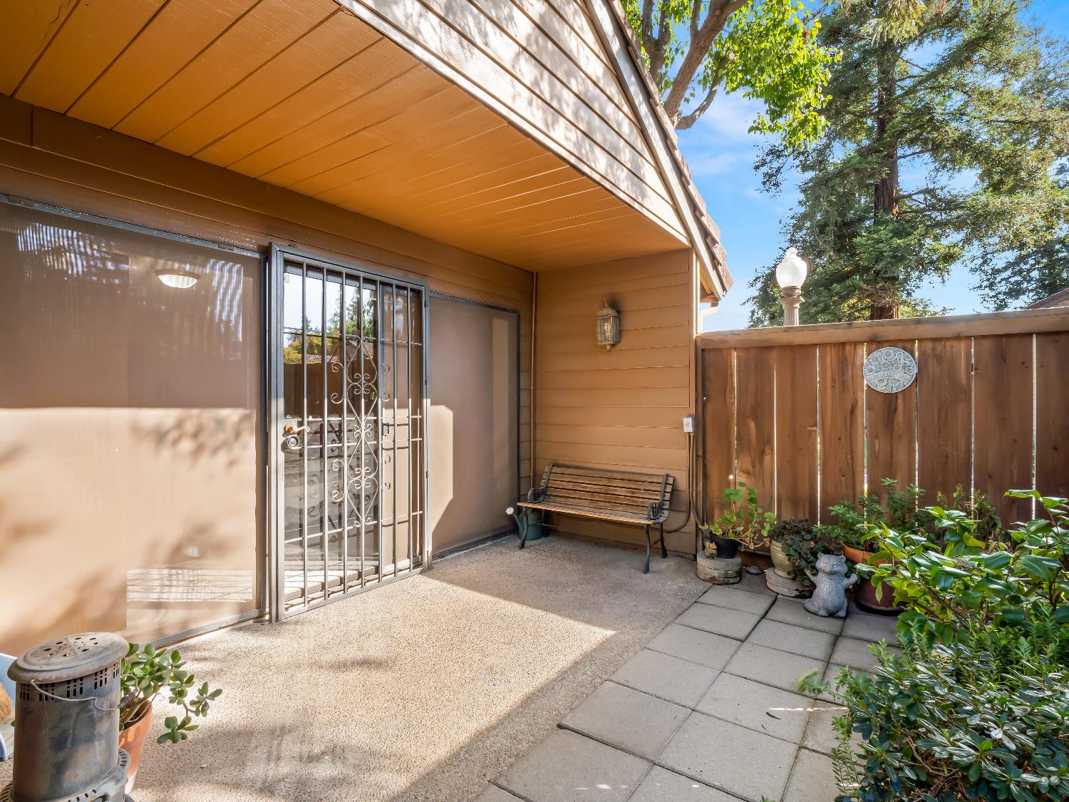 2059 W Barstow, Fresno, CA 93711