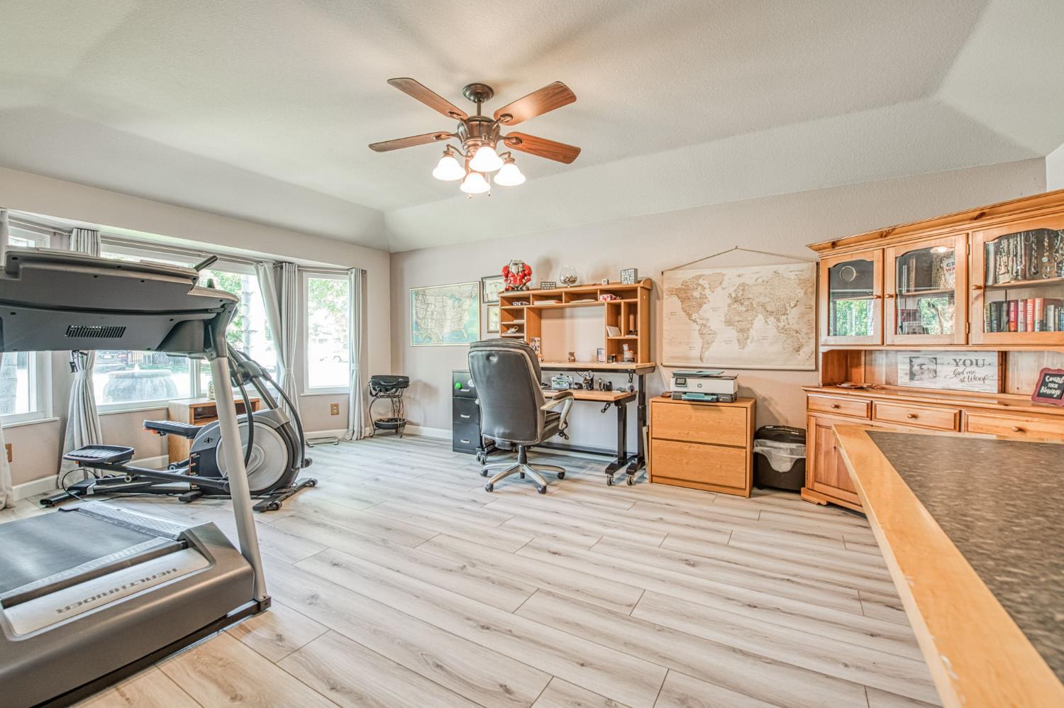 6435 N Gentry Ave, Fresno, CA 93711