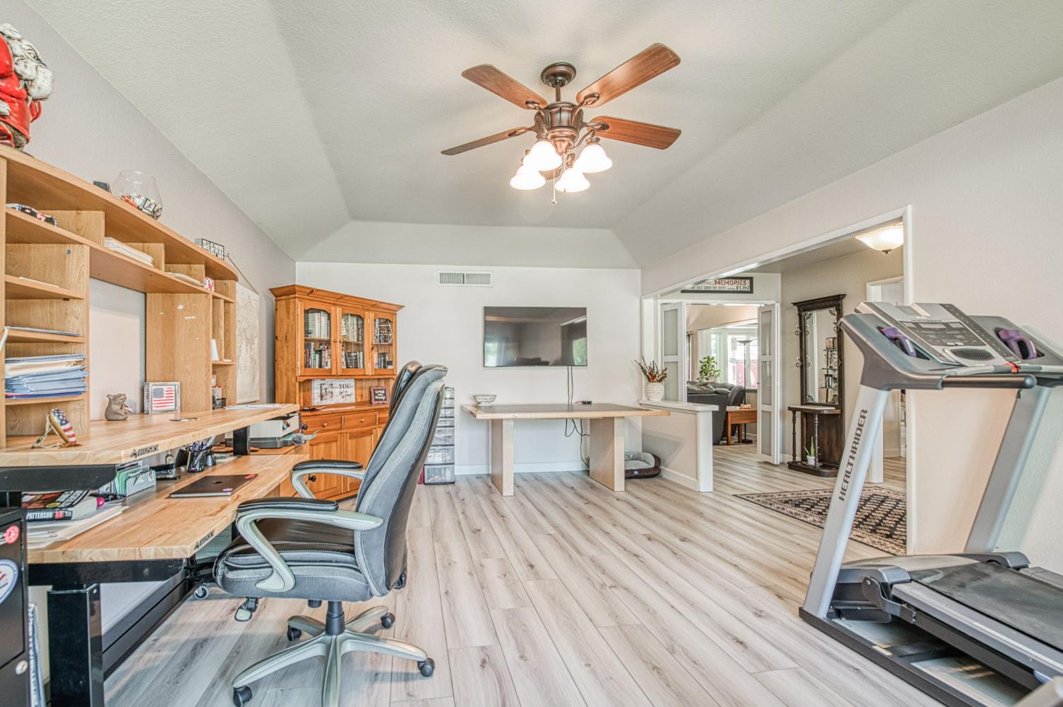 6435 N Gentry Ave, Fresno, CA 93711