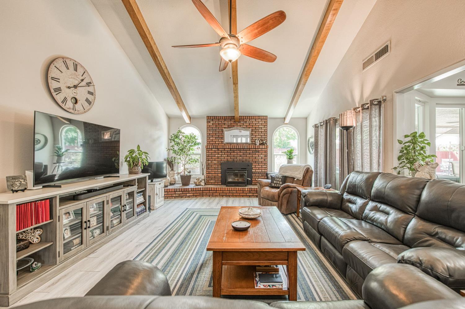 6435 N Gentry Ave, Fresno, CA 93711