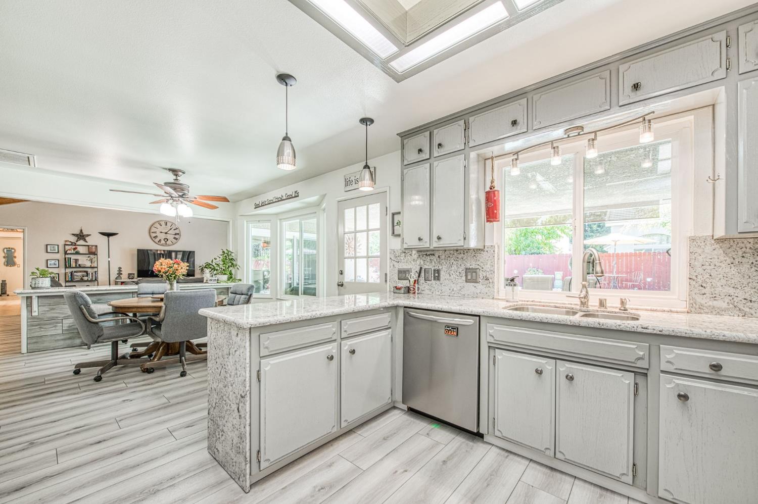 6435 N Gentry Ave, Fresno, CA 93711