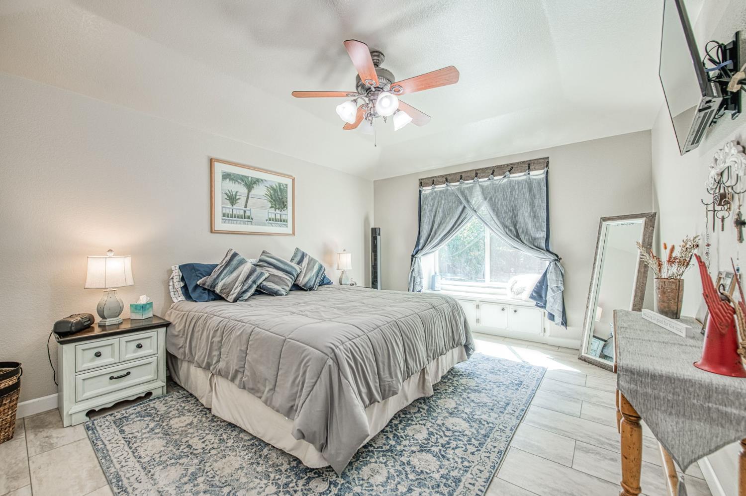 6435 N Gentry Ave, Fresno, CA 93711