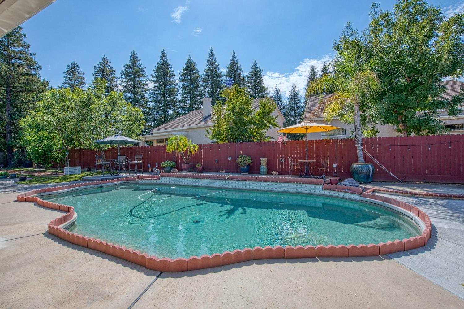 6435 N Gentry Ave, Fresno, CA 93711