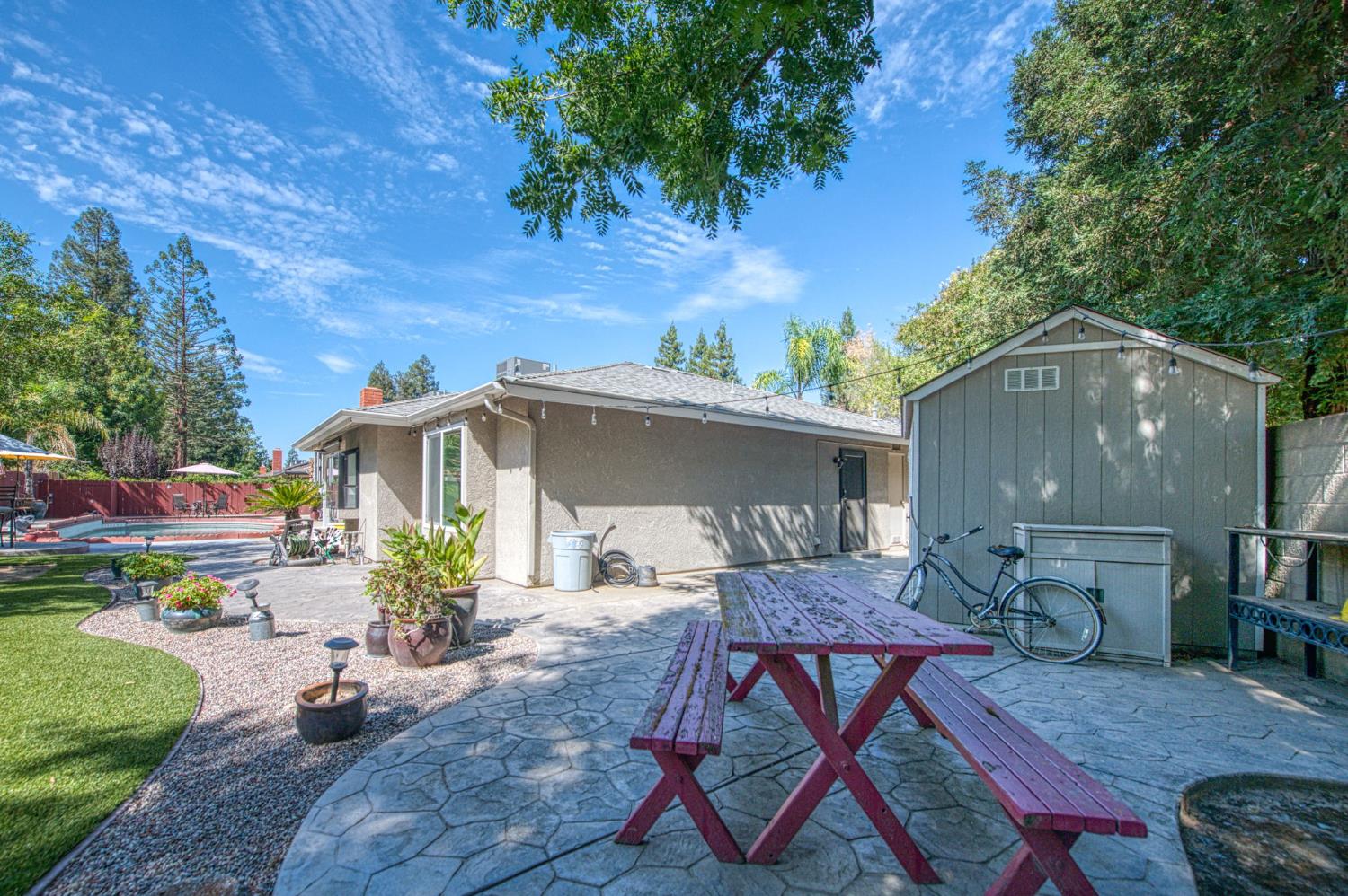 6435 N Gentry Ave, Fresno, CA 93711