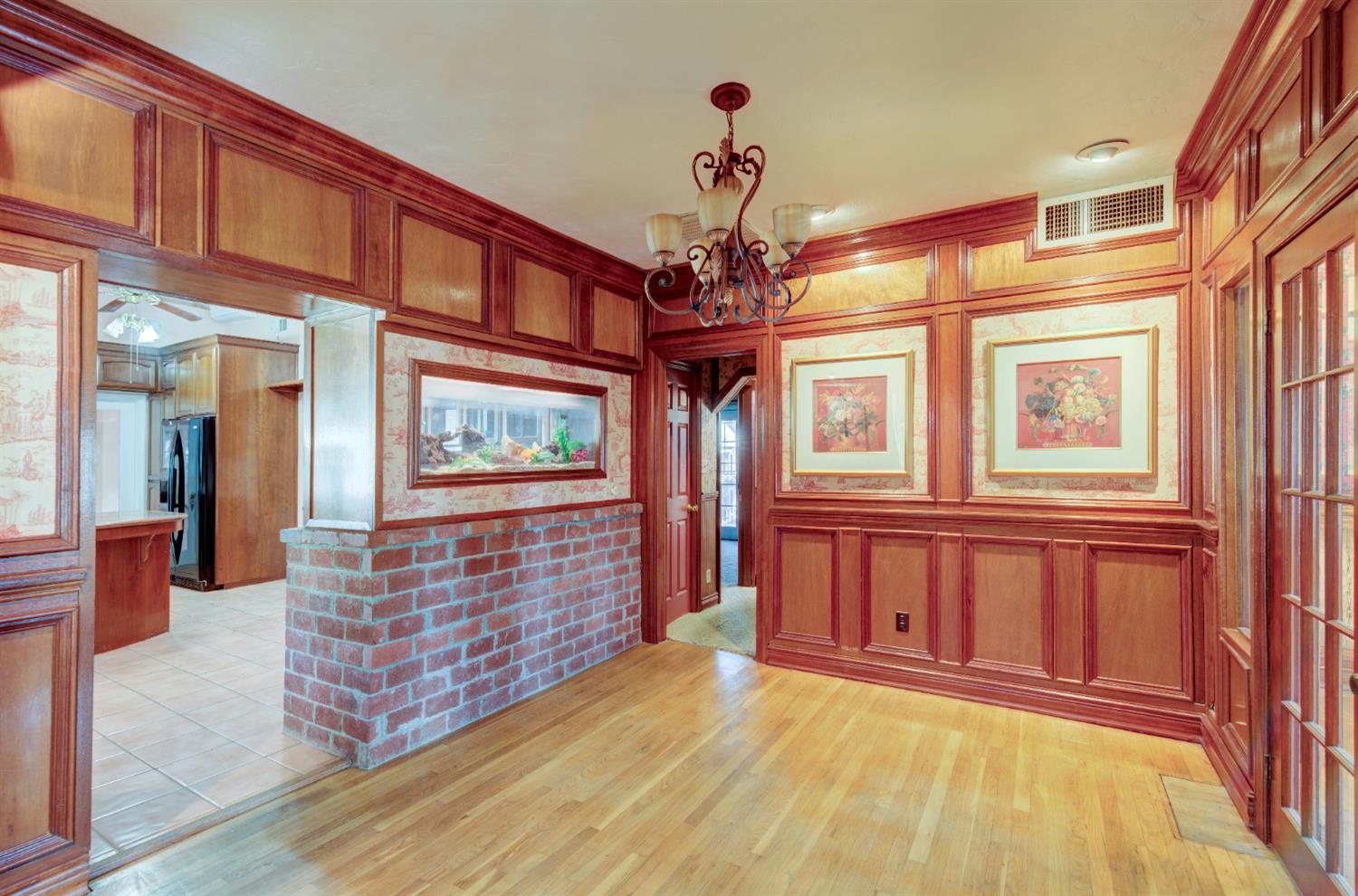 4895 N Thorne Ave, Fresno, CA 93704