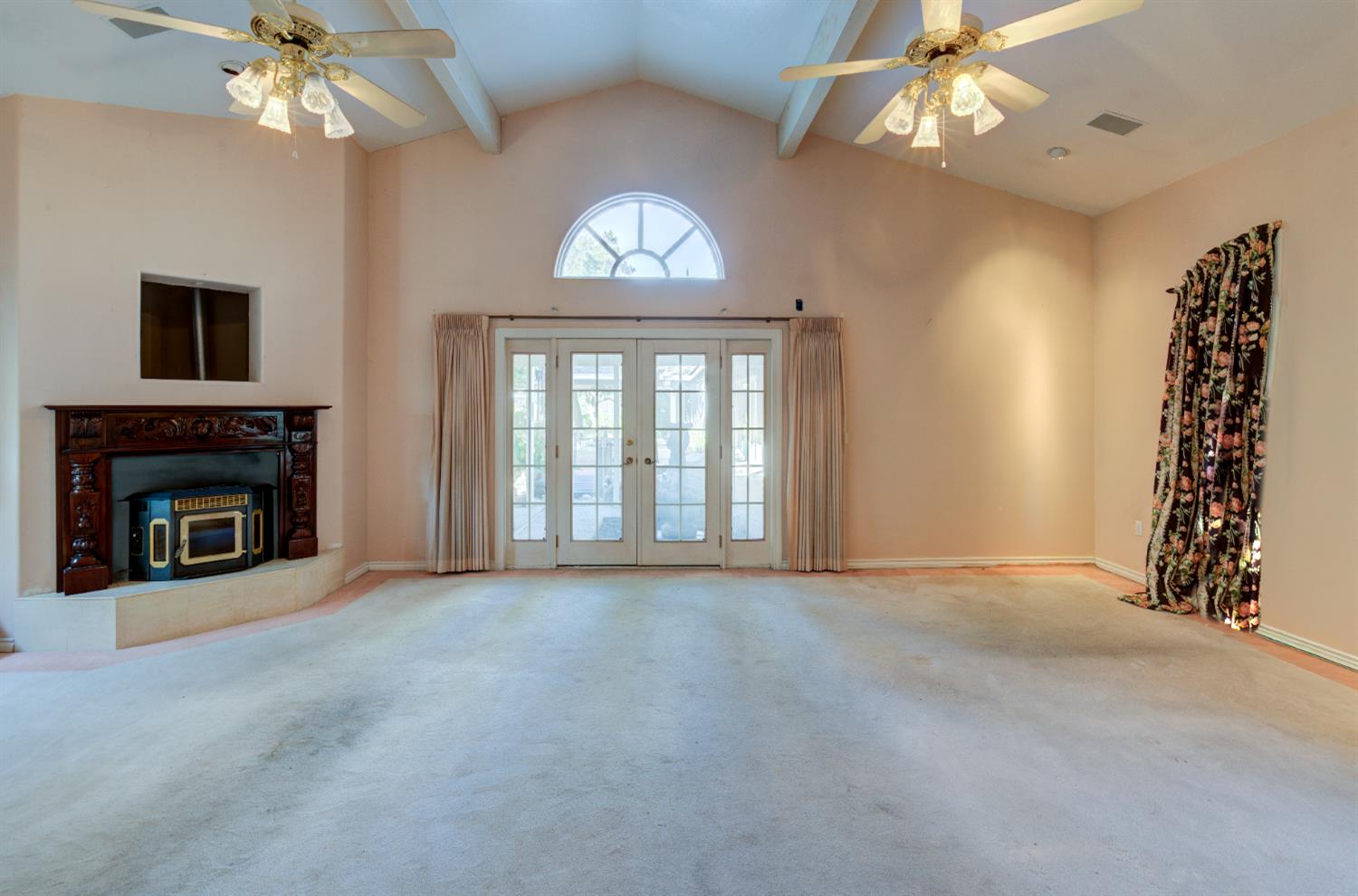 4895 N Thorne Ave, Fresno, CA 93704