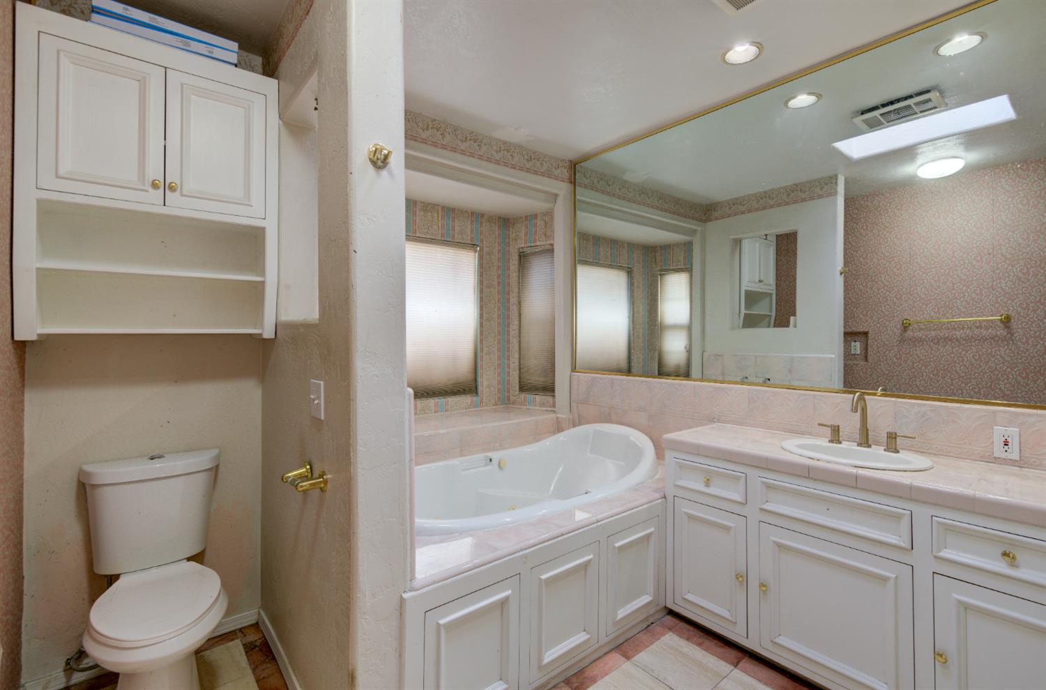 4895 N Thorne Ave, Fresno, CA 93704