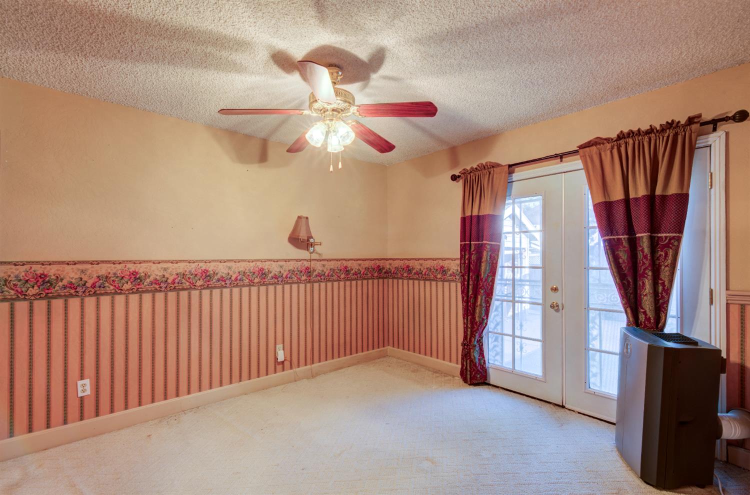 4895 N Thorne Ave, Fresno, CA 93704