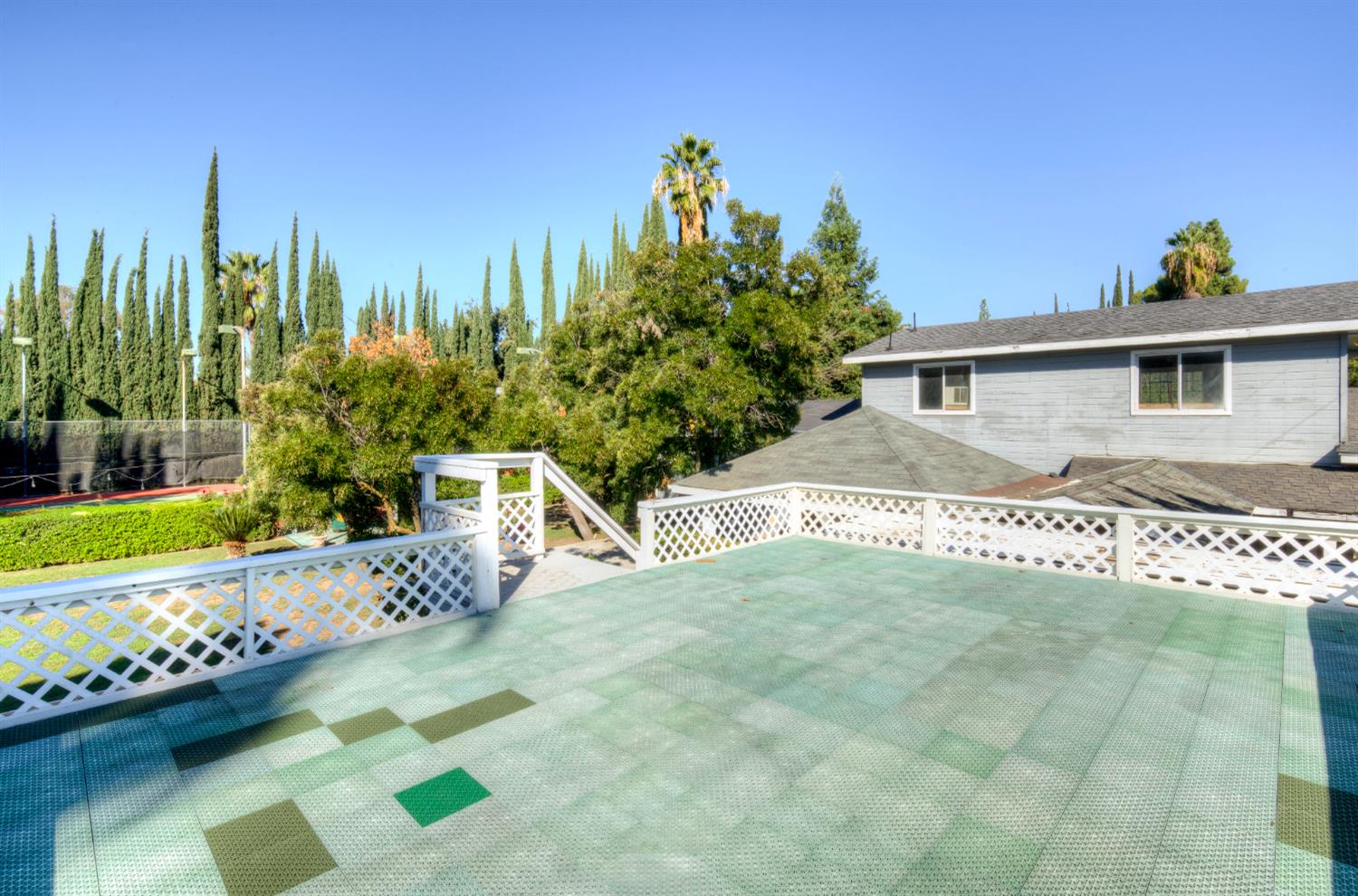 4895 N Thorne Ave, Fresno, CA 93704