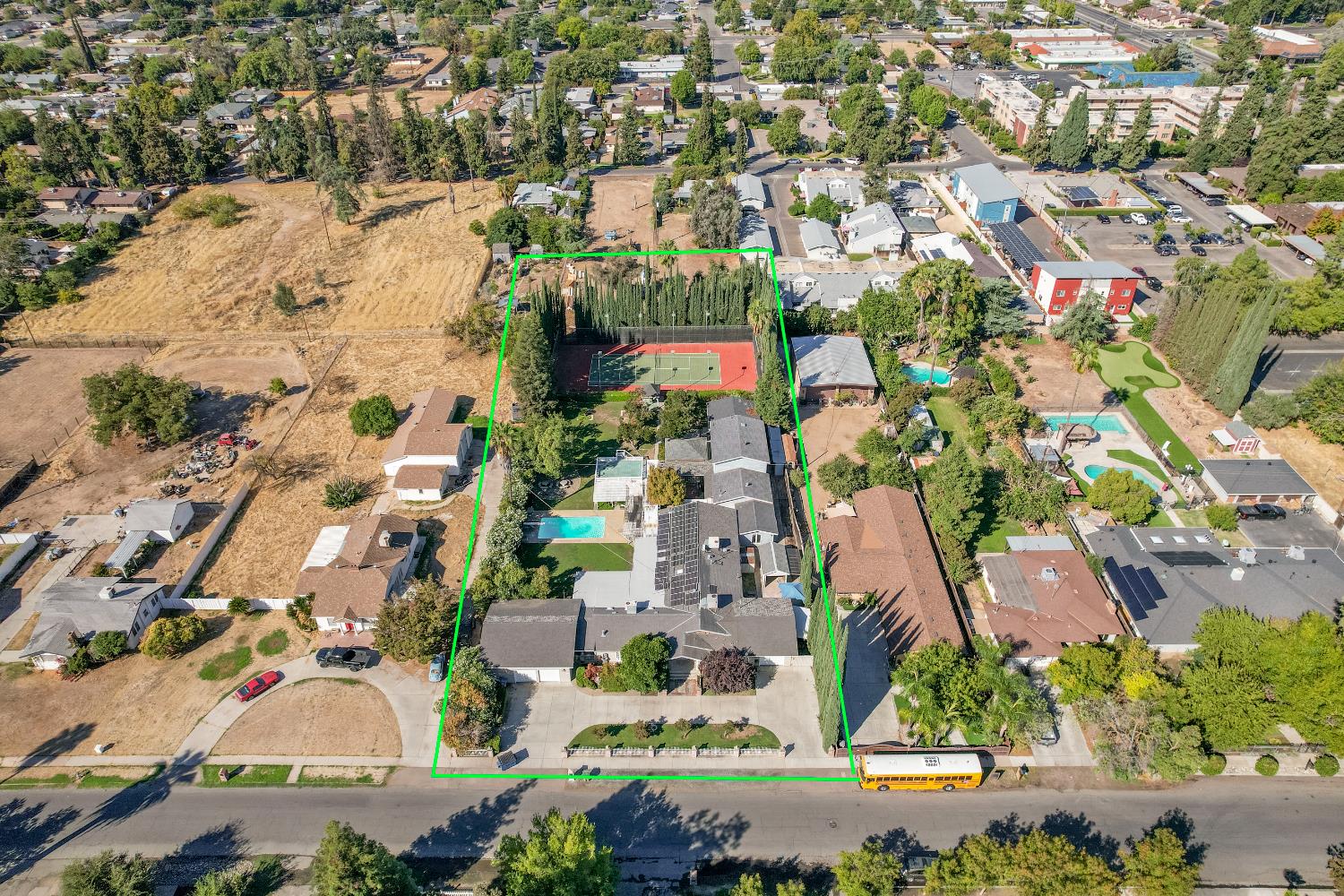 4895 N Thorne Ave, Fresno, CA 93704