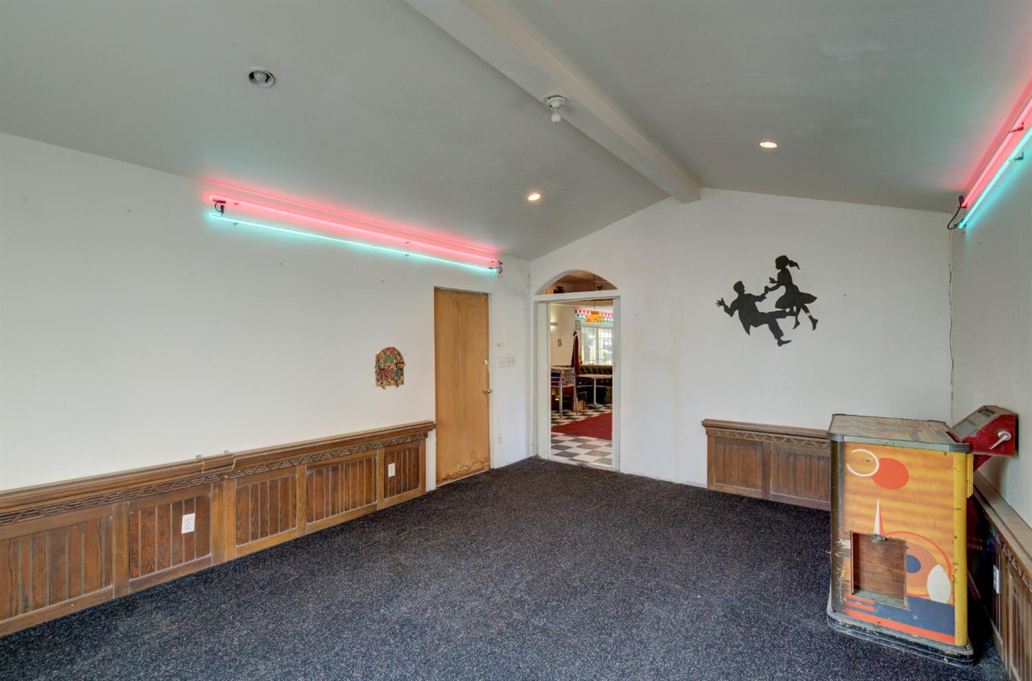 4895 N Thorne Ave, Fresno, CA 93704