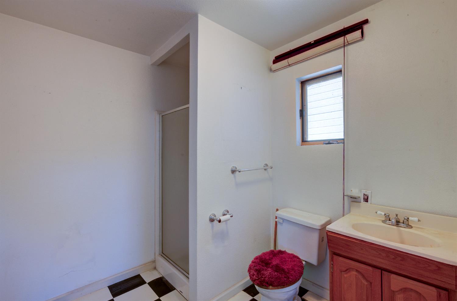 4895 N Thorne Ave, Fresno, CA 93704