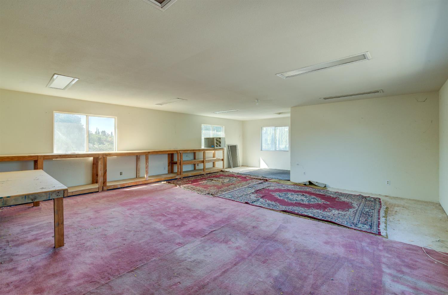 4895 N Thorne Ave, Fresno, CA 93704