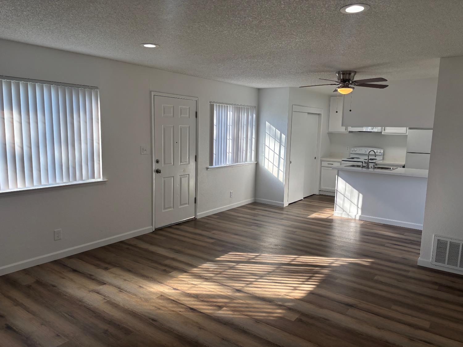 2231 Sylmar Ave. #1, Clovis, CA 93612