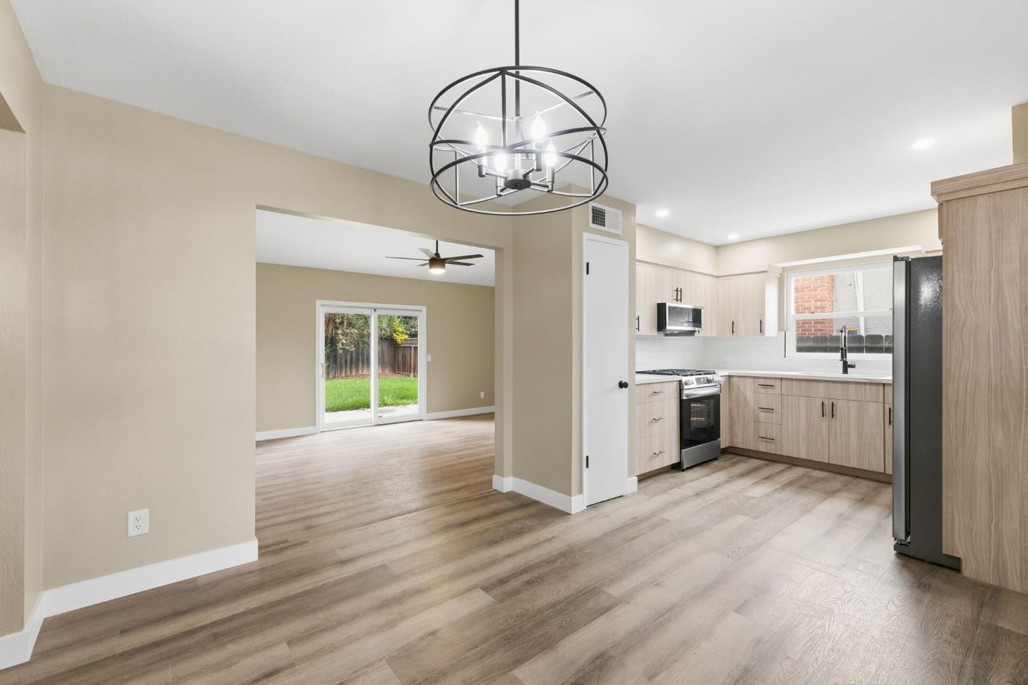 1515 Keats Ave, Clovis, CA 93611