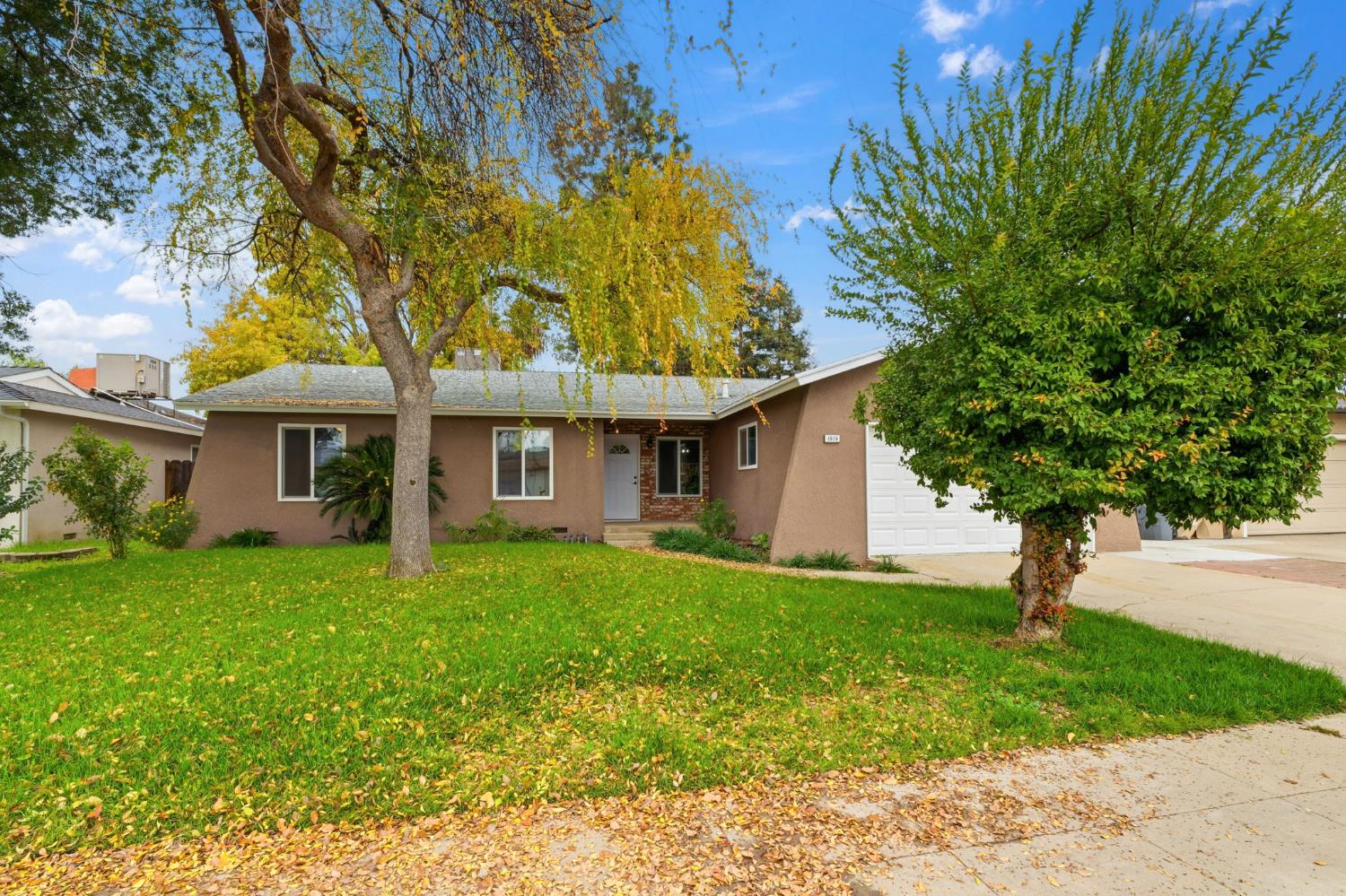 1515 Keats Ave, Clovis, CA 93611