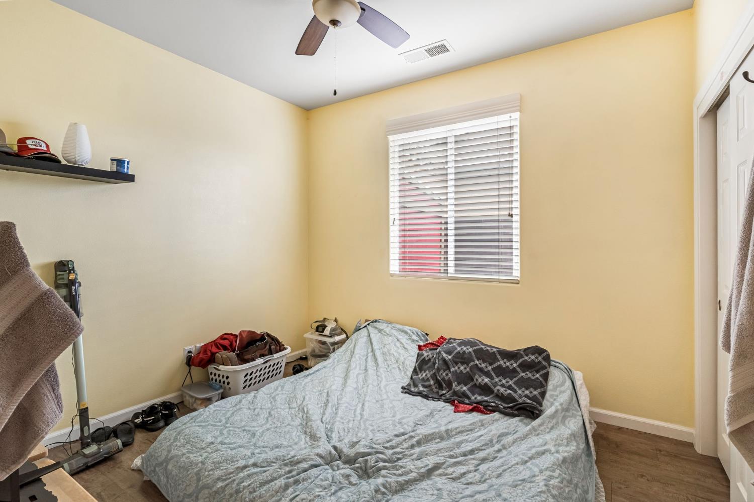 3237 Bellaire Ave, Clovis, CA 93619