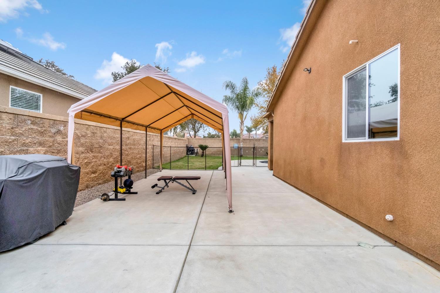 3237 Bellaire Ave, Clovis, CA 93619