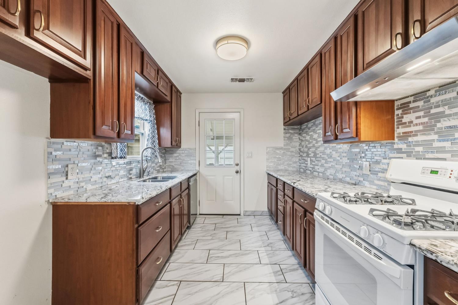 1329 E Princeton Ave, Fresno, CA 93704