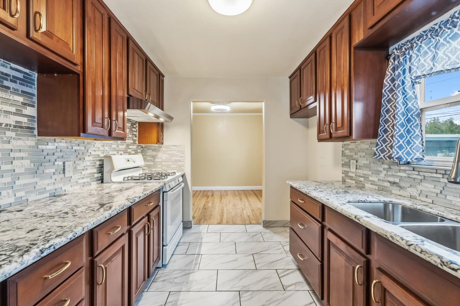 1329 E Princeton Ave, Fresno, CA 93704