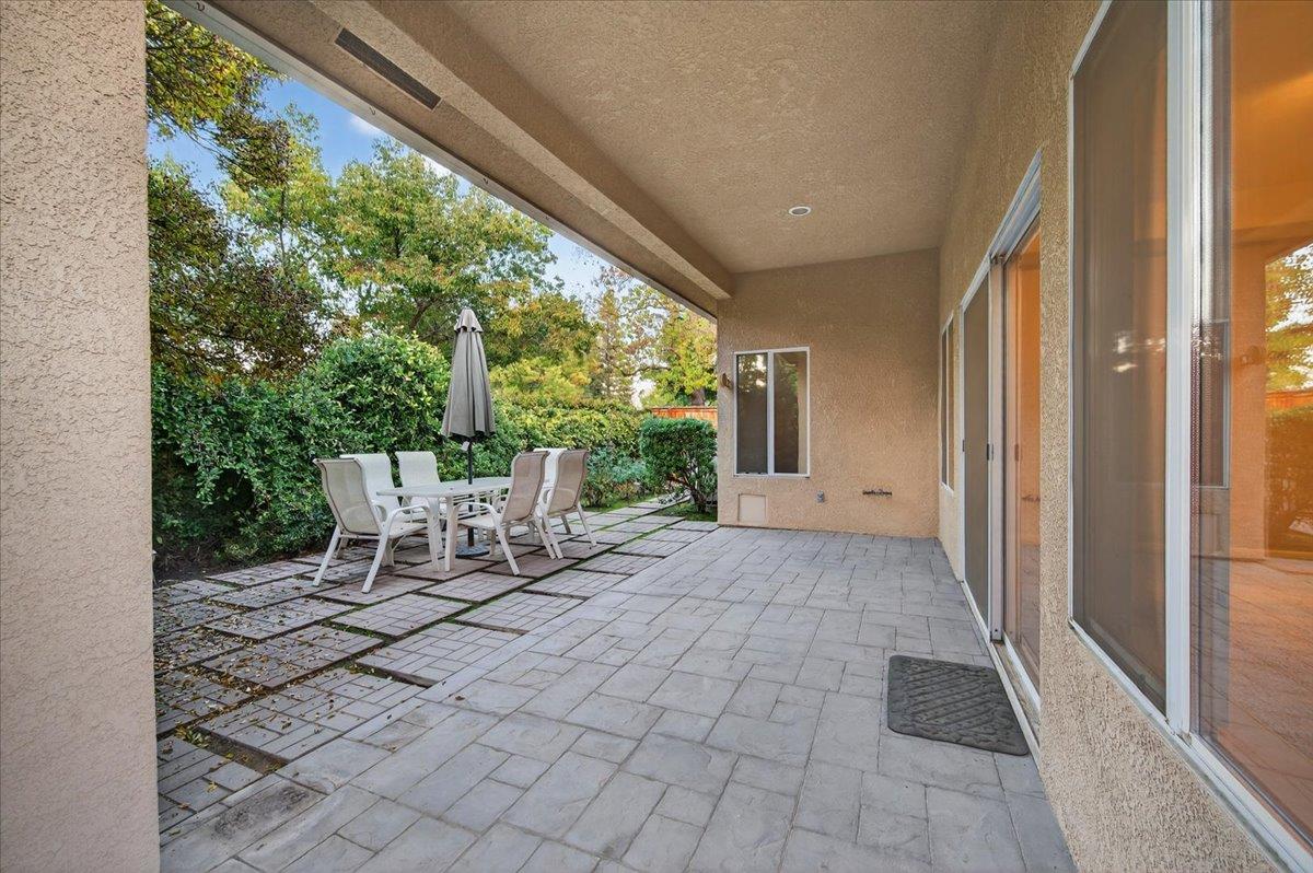 2211 Dawson Cove Ln, Clovis, CA 93611