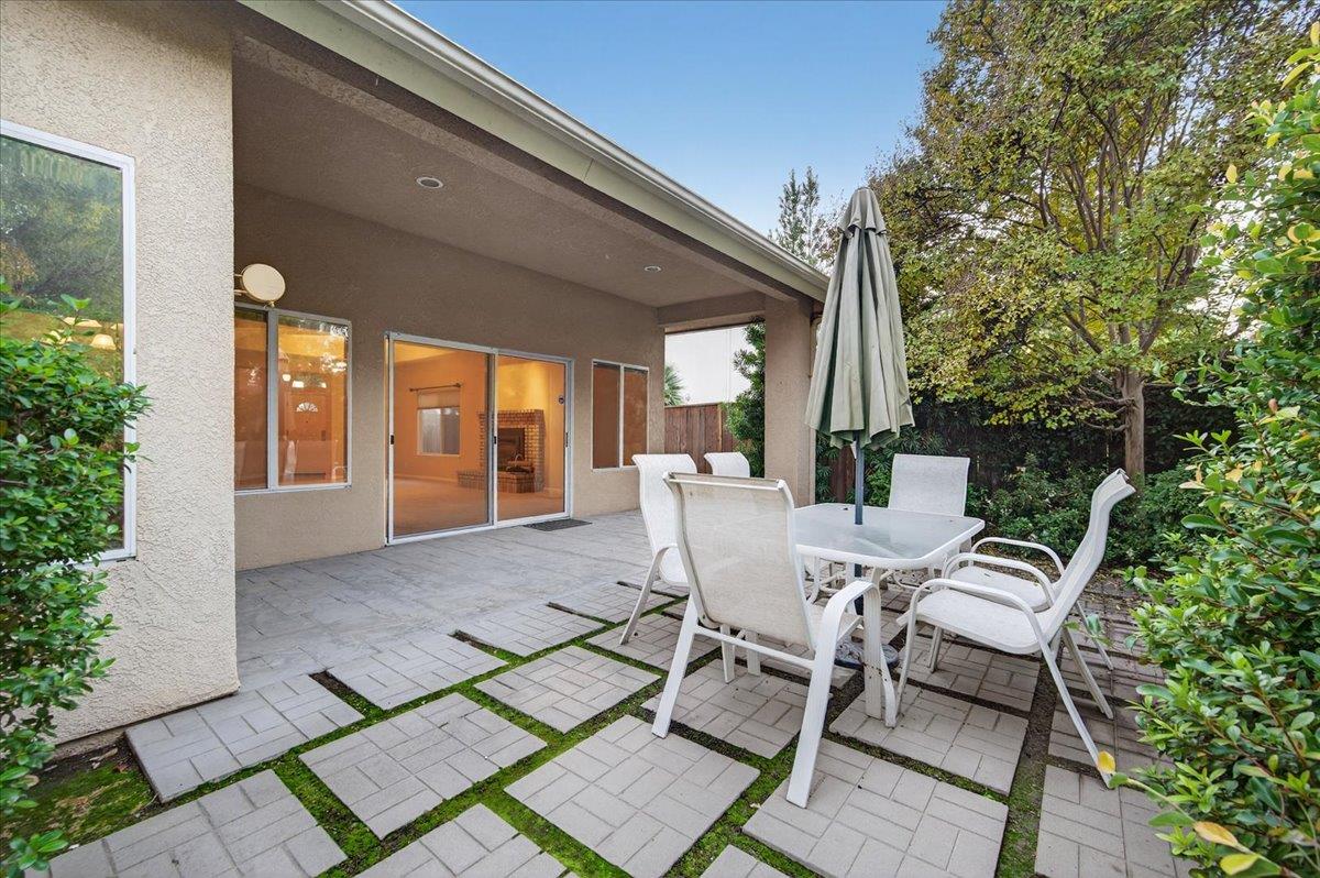 2211 Dawson Cove Ln, Clovis, CA 93611