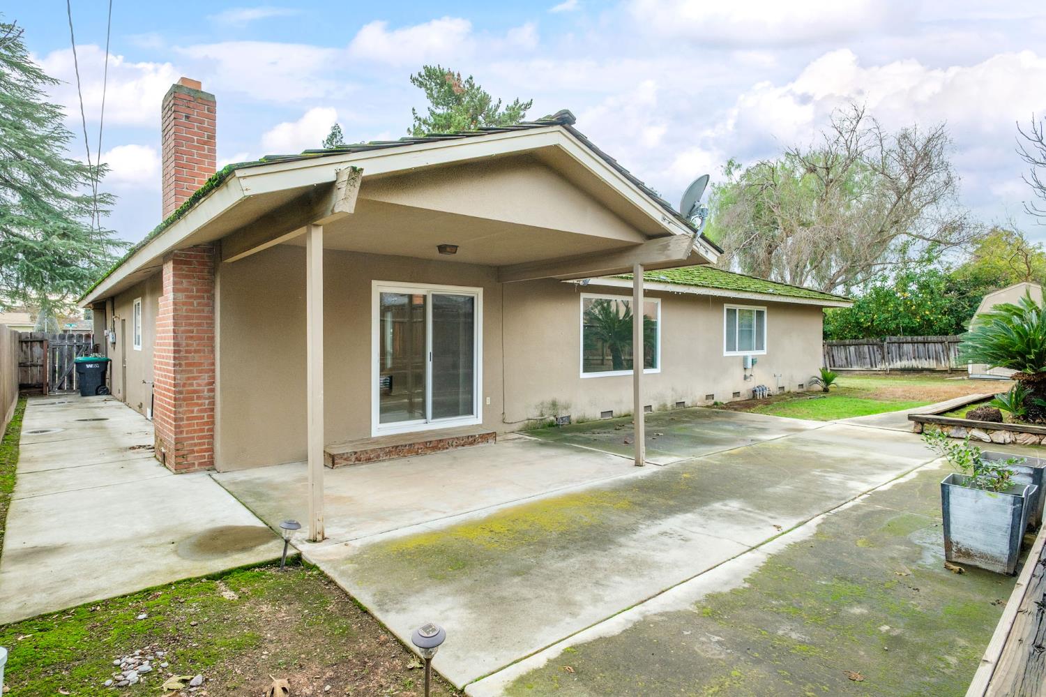 516 W Palo Alto Ave, Fresno, CA 93704
