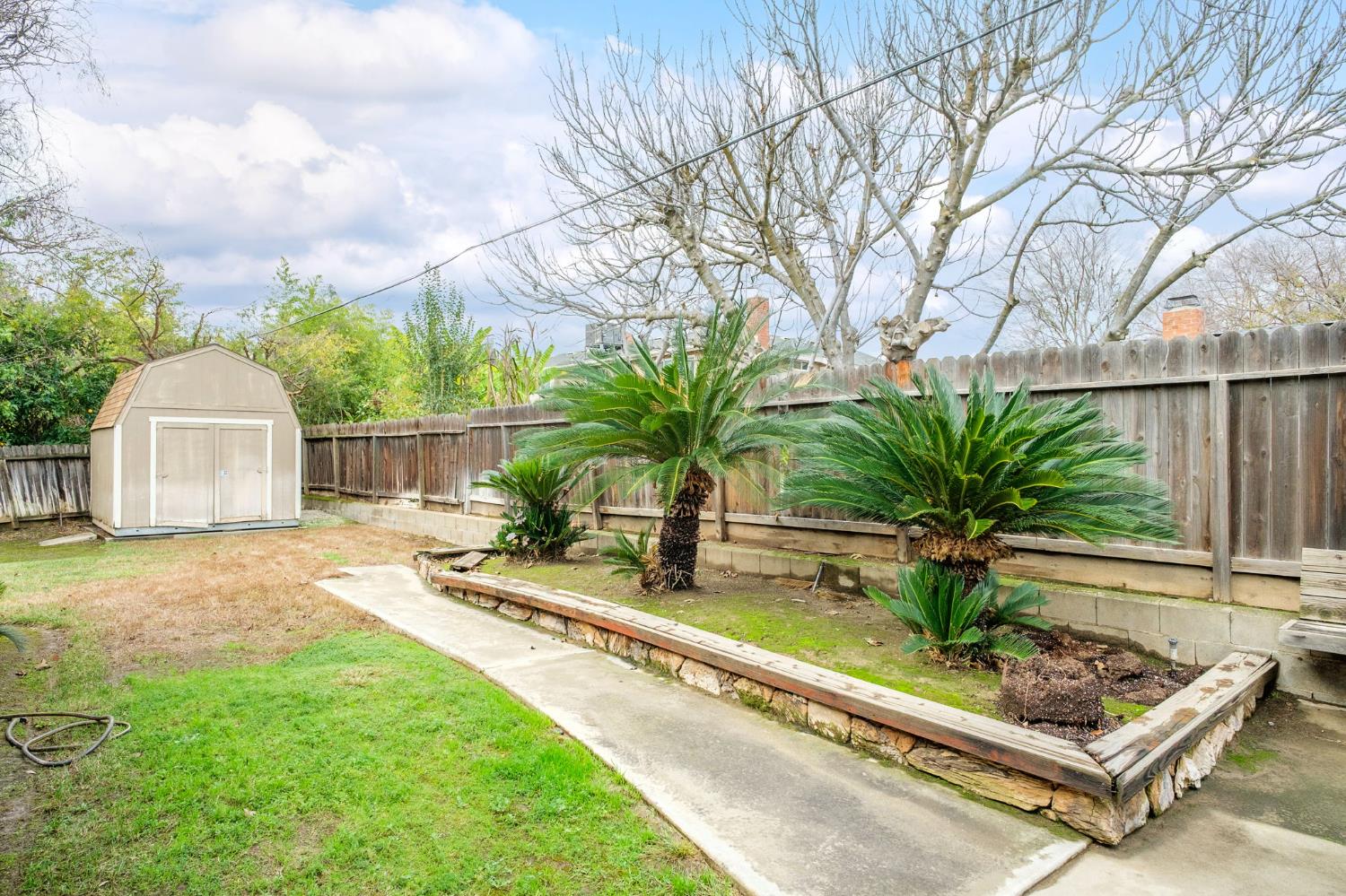 516 W Palo Alto Ave, Fresno, CA 93704