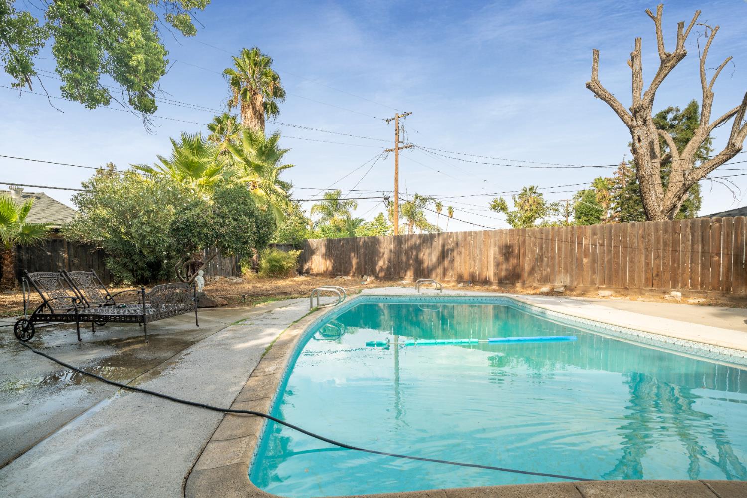 1403 E Griffith Way, Fresno, CA 93704