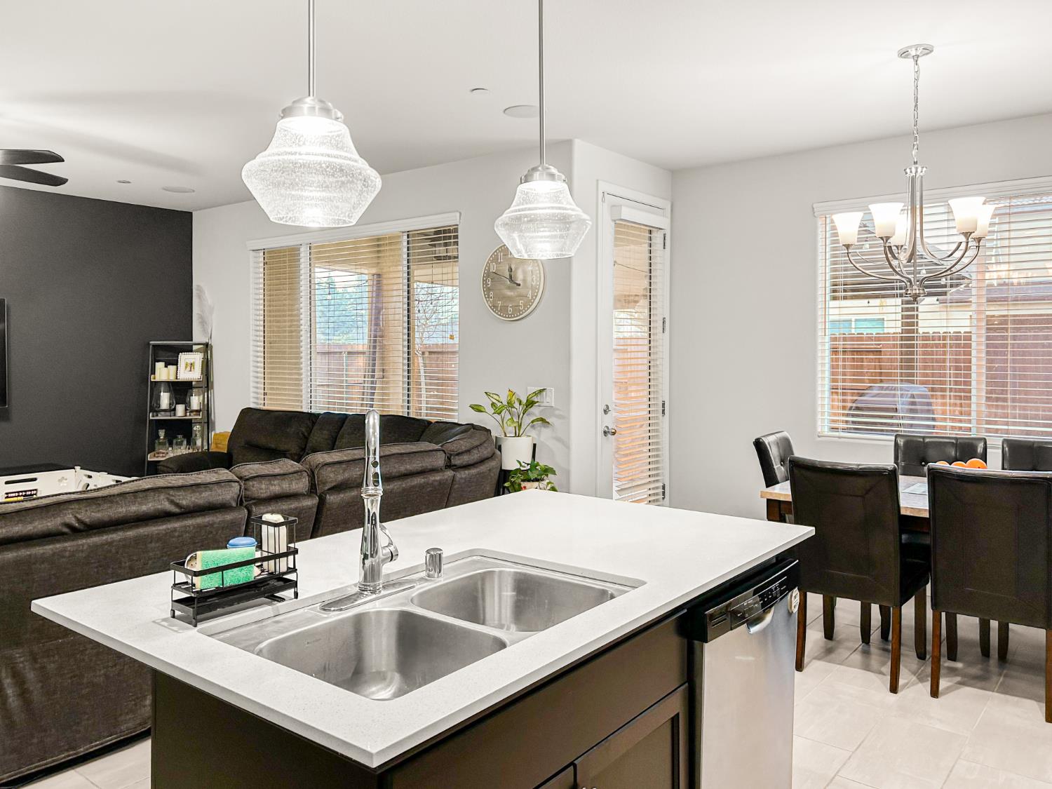 2709 Pontiac Ave, Clovis, CA 93611