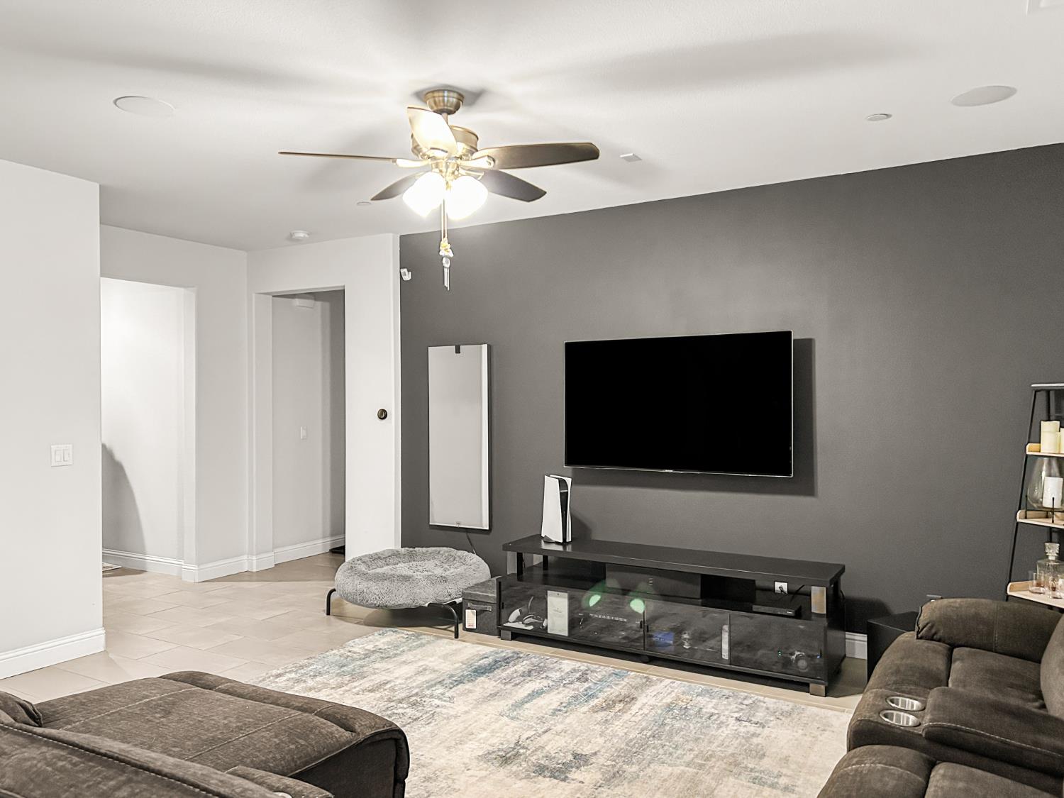 2709 Pontiac Ave, Clovis, CA 93611