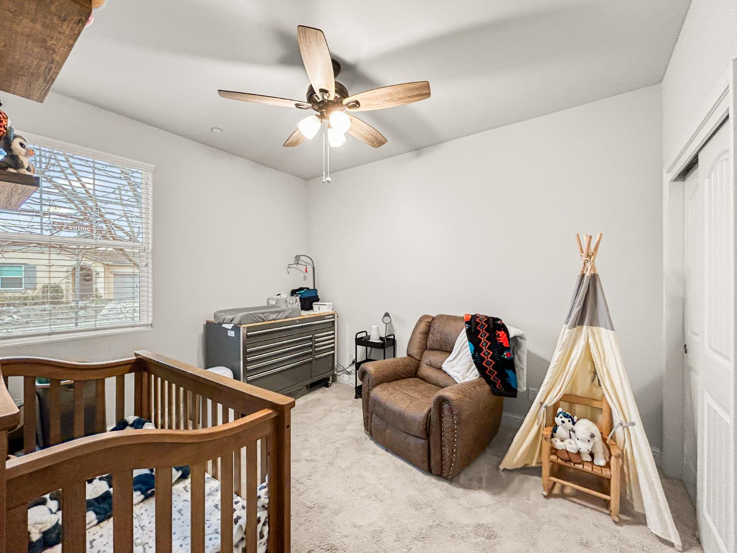 2709 Pontiac Ave, Clovis, CA 93611