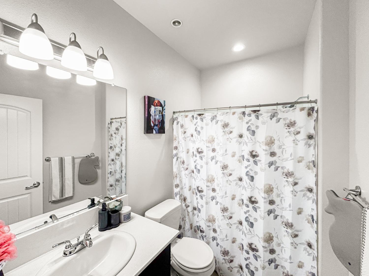 2709 Pontiac Ave, Clovis, CA 93611