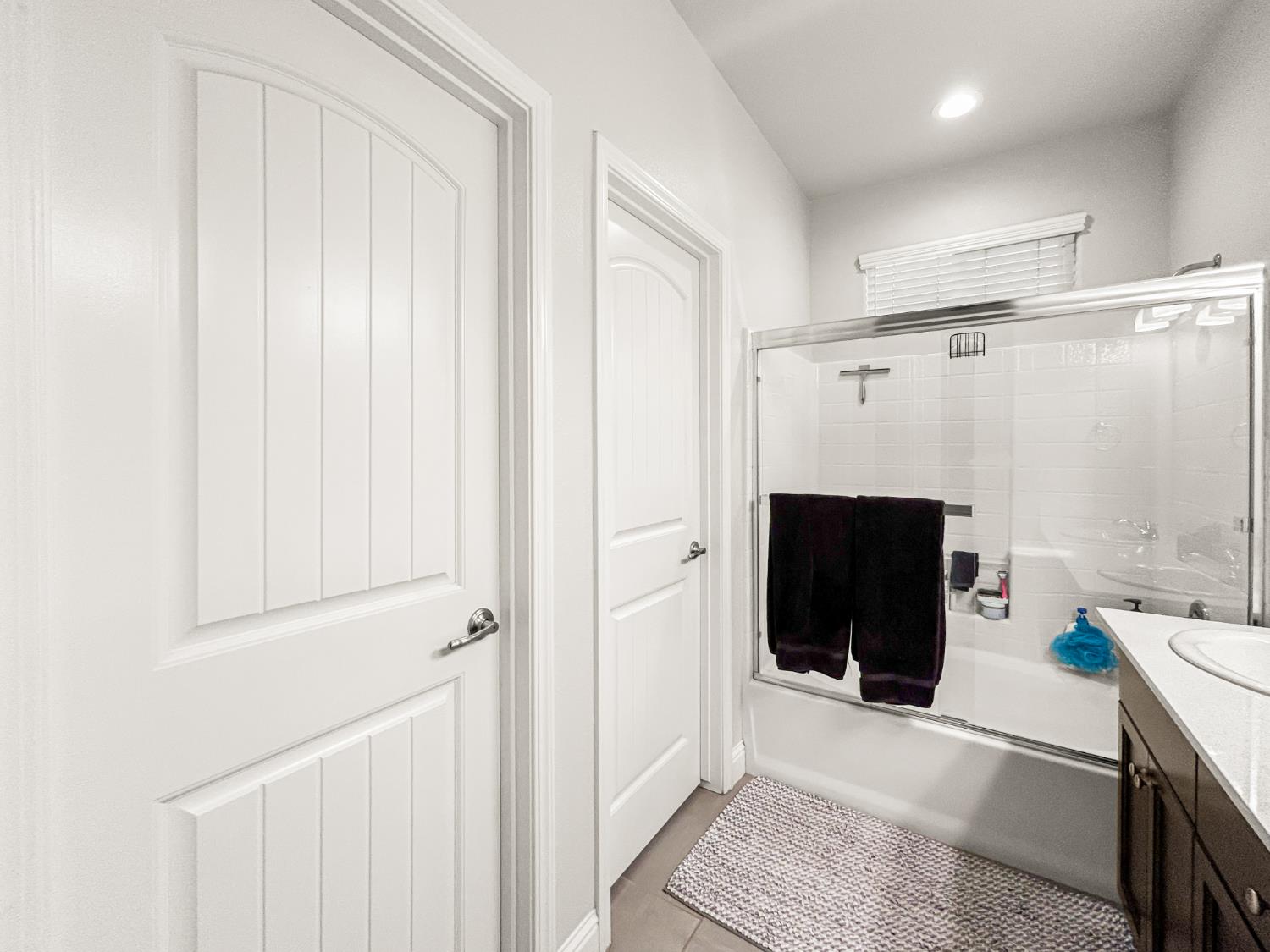 2709 Pontiac Ave, Clovis, CA 93611