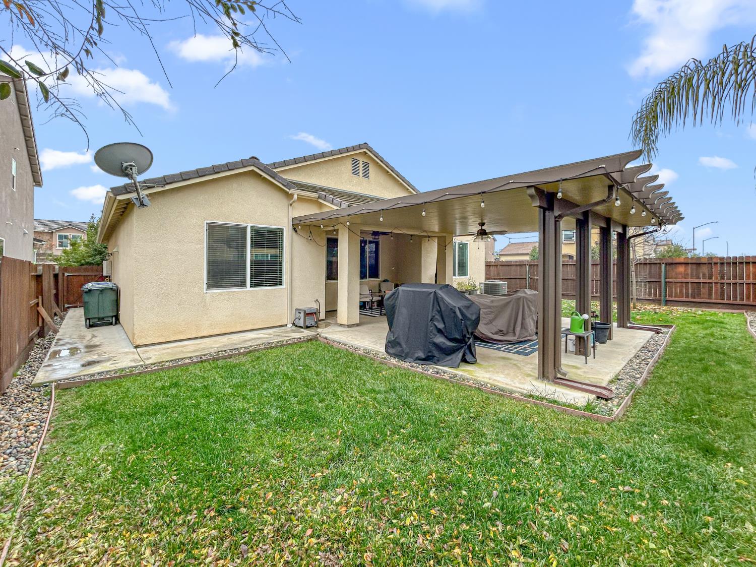 2709 Pontiac Ave, Clovis, CA 93611