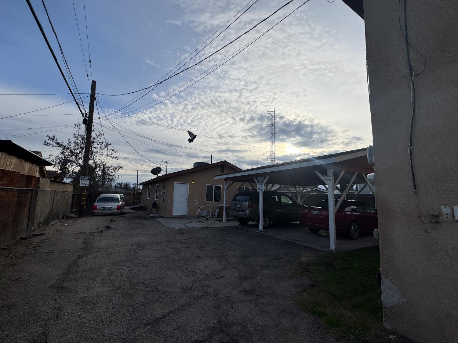 1250 E Vassar Ave, Fresno, CA 93704