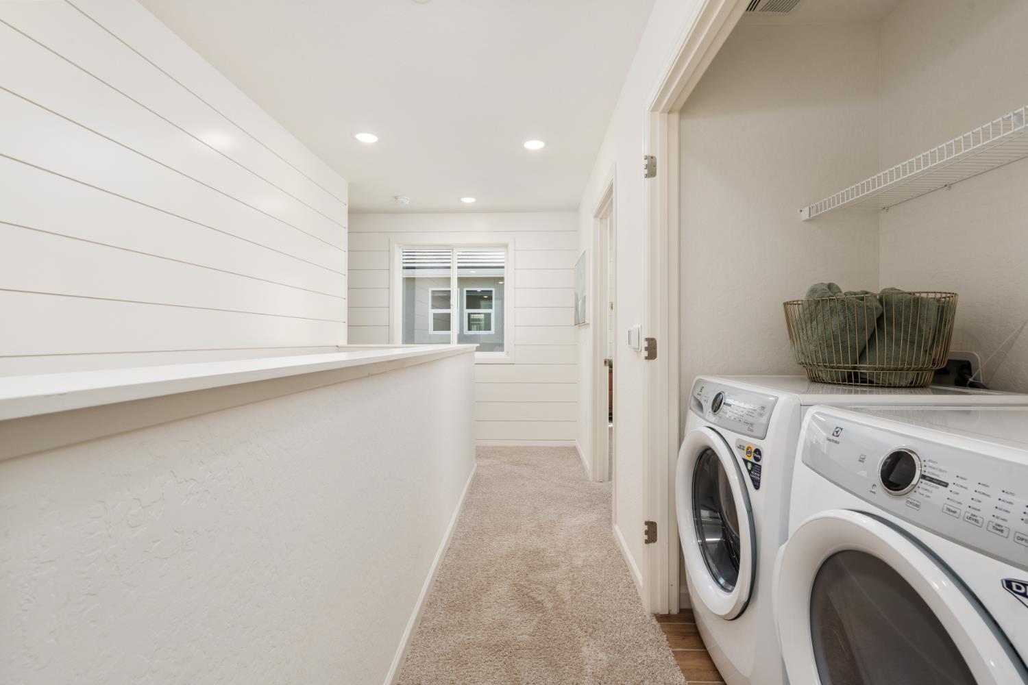 2041 N Wagon Ln, Clovis, CA 93619