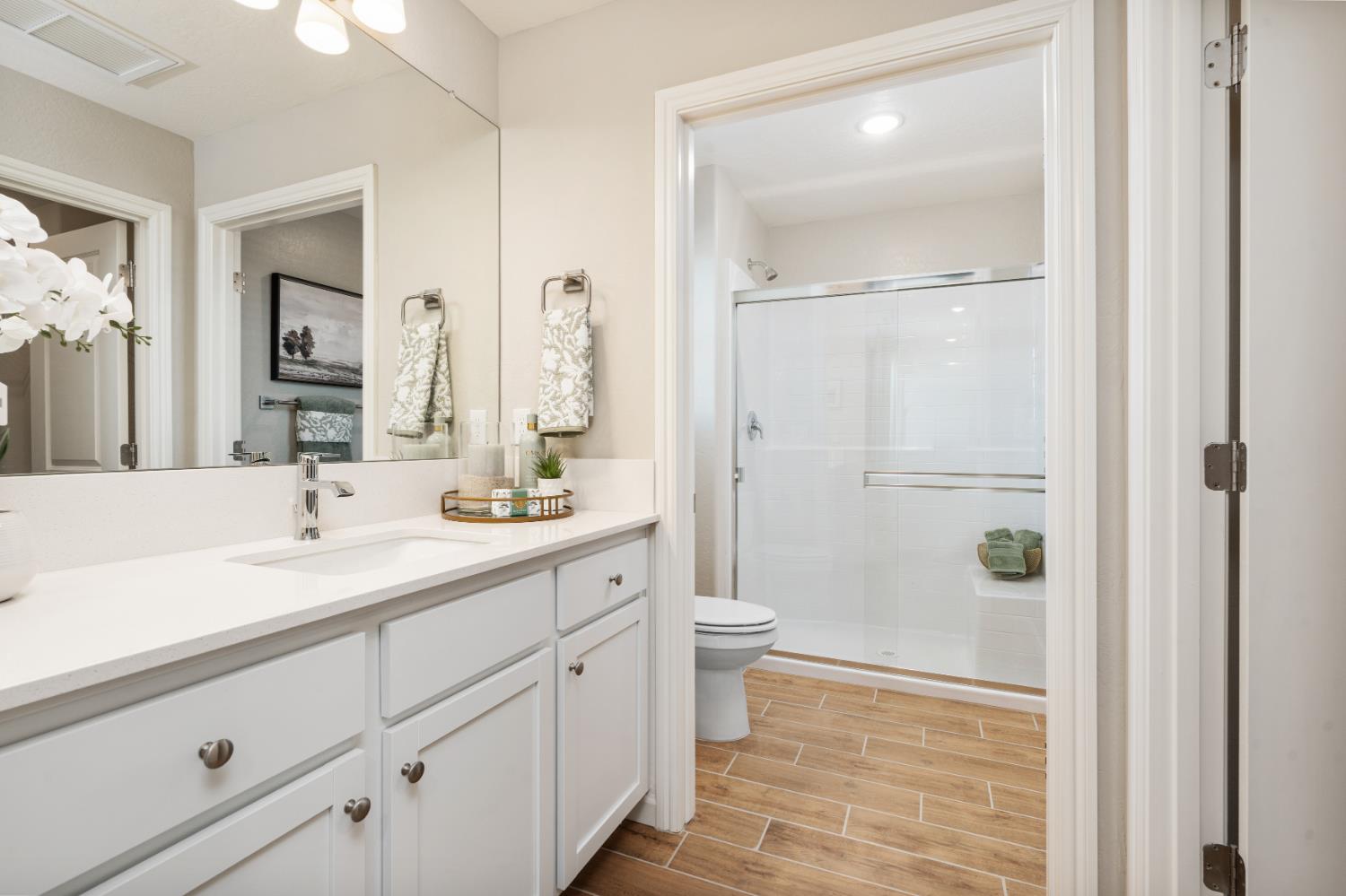 2041 N Wagon Ln, Clovis, CA 93619