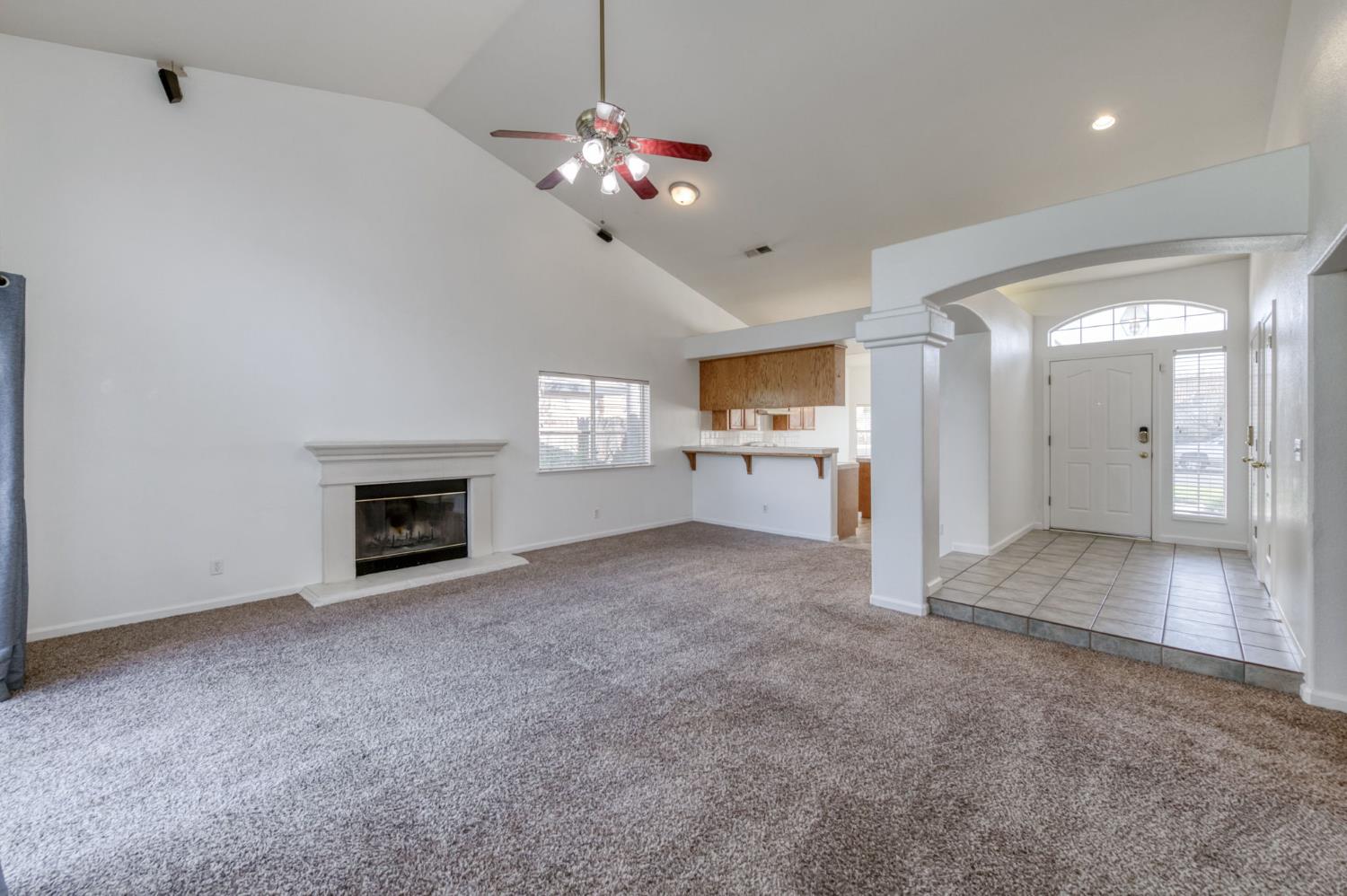 612 Hanson Ave, Clovis, CA 93611