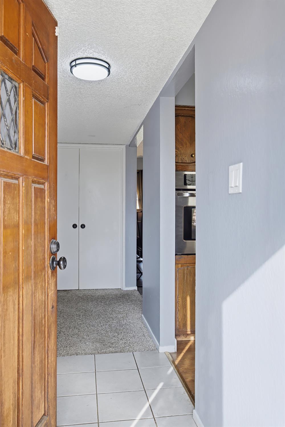 741 W Holland, Clovis, CA 93612