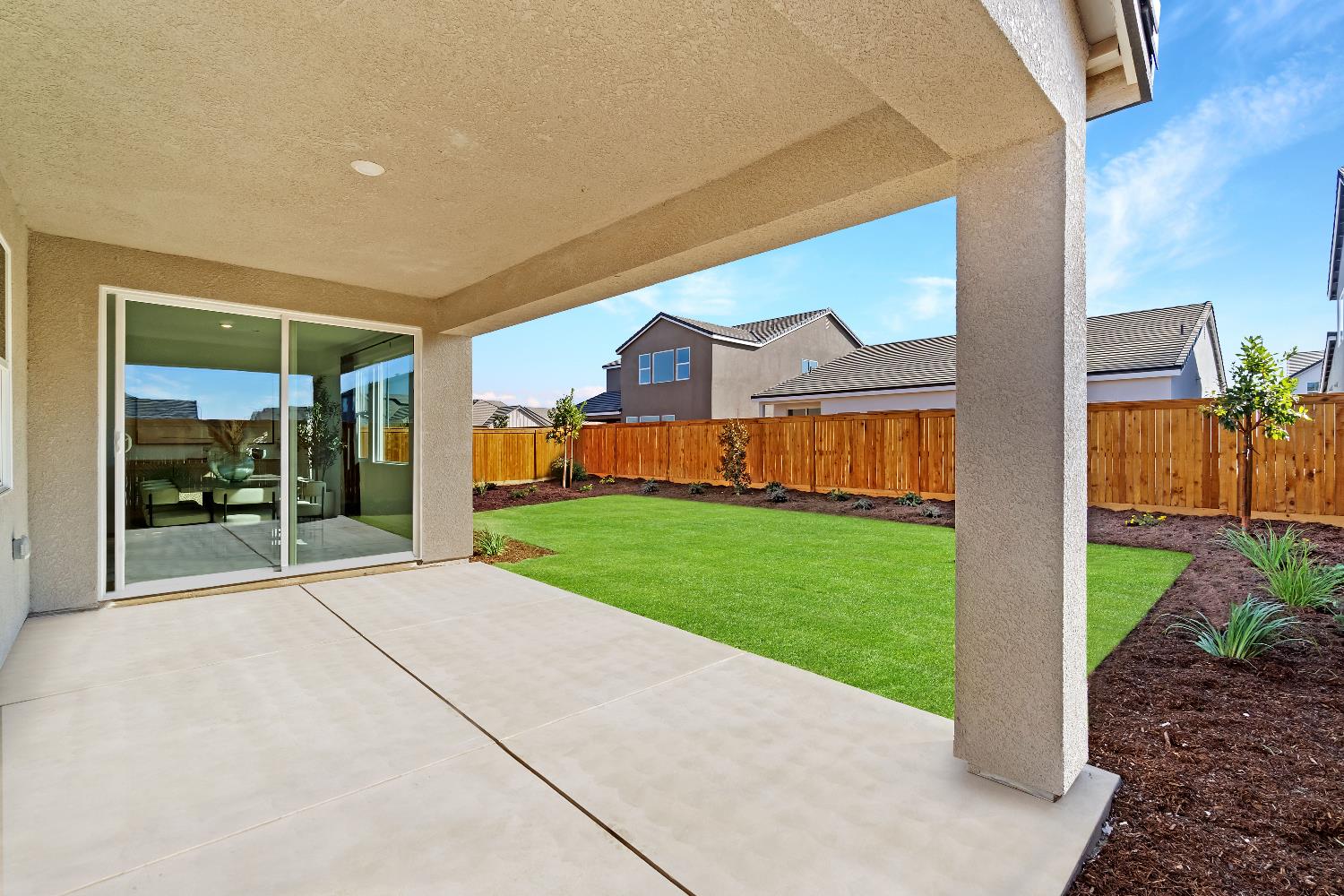 1046 Springtime Ave, Clovis, CA 93619
