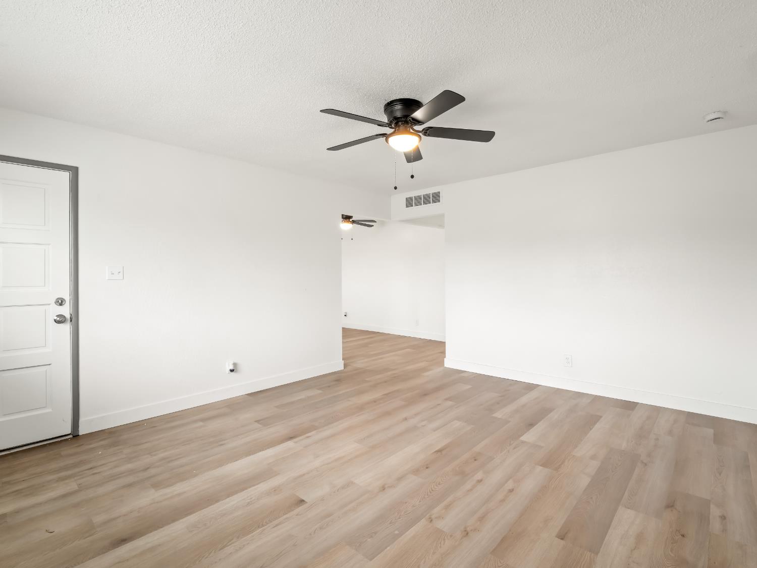 2855 Adler Ave, Clovis, CA 93612