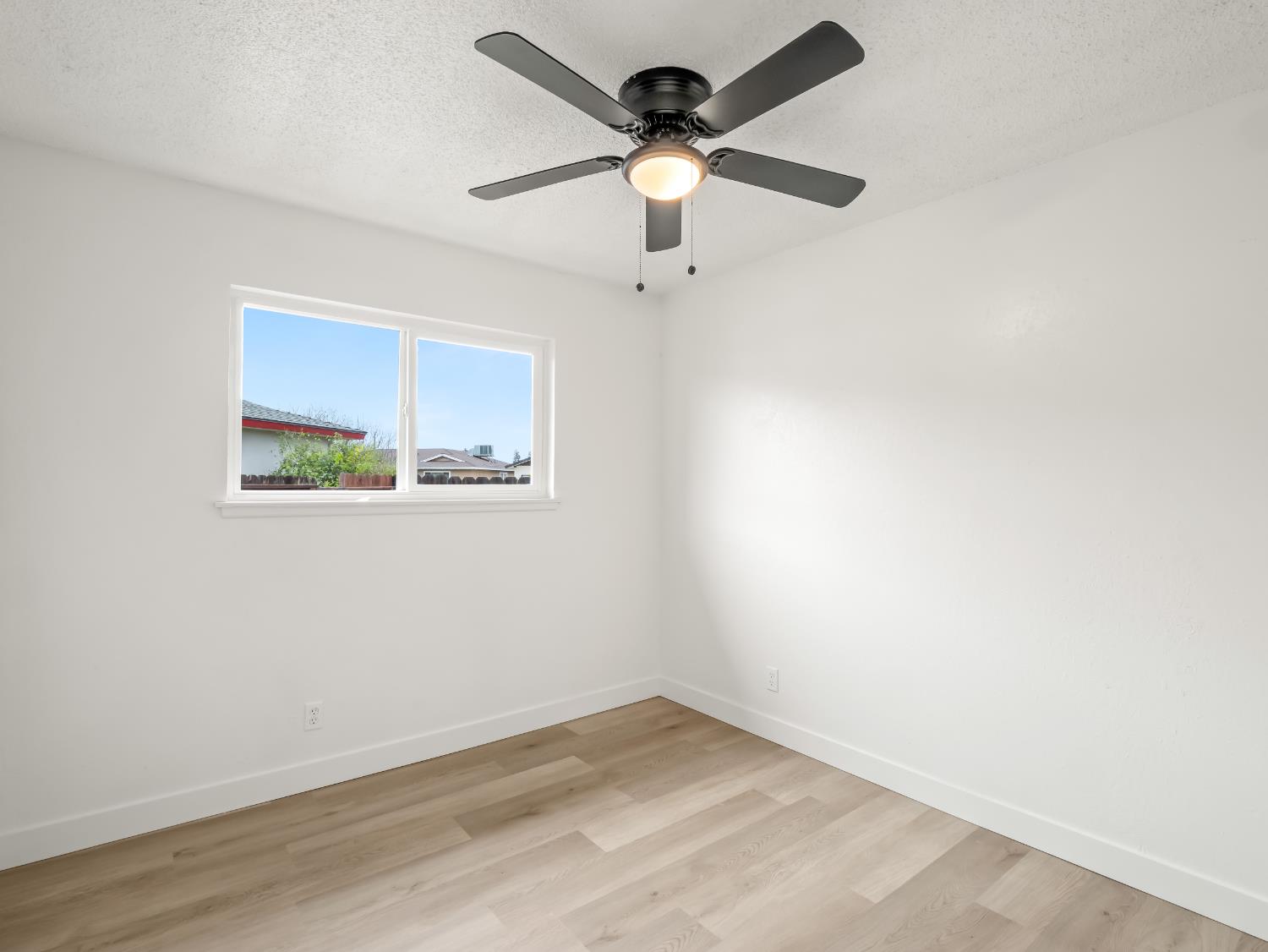 2855 Adler Ave, Clovis, CA 93612