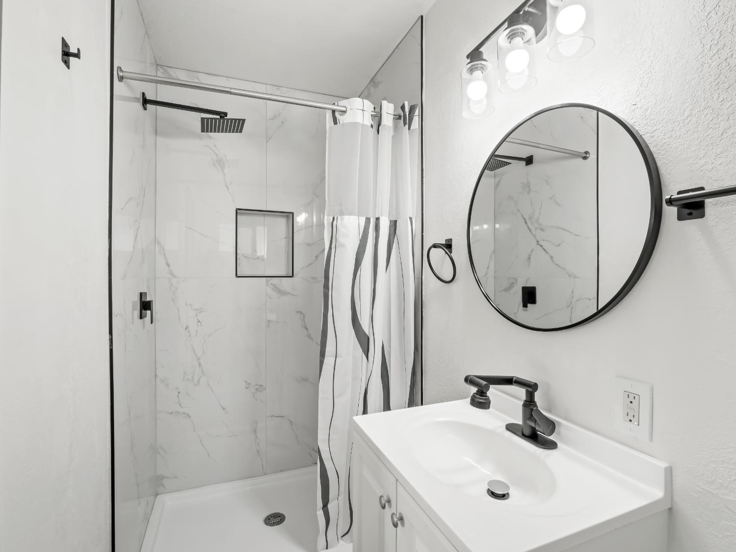 2855 Adler Ave, Clovis, CA 93612