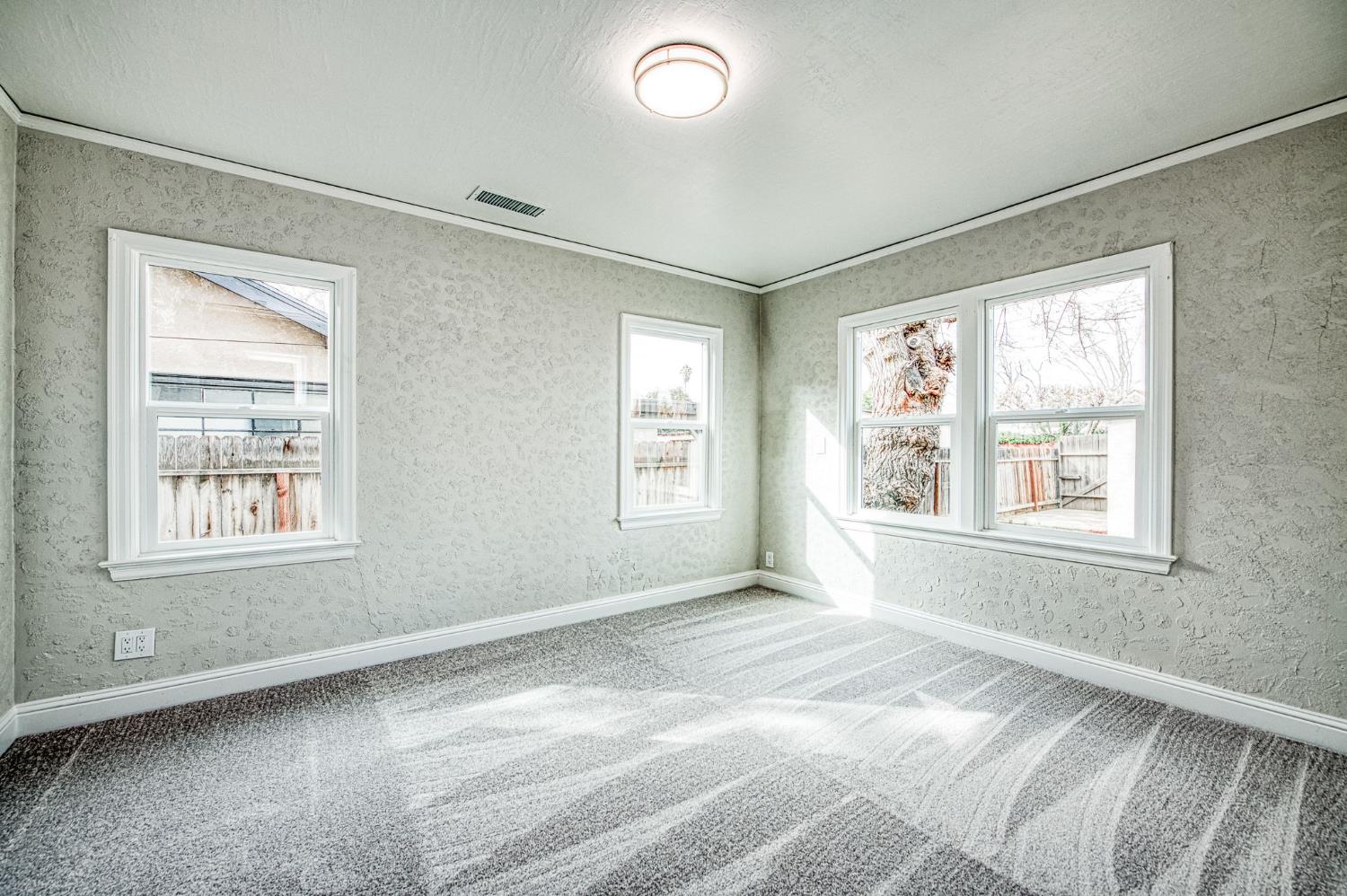 4345 E Iowa Ave, Fresno, CA 93702