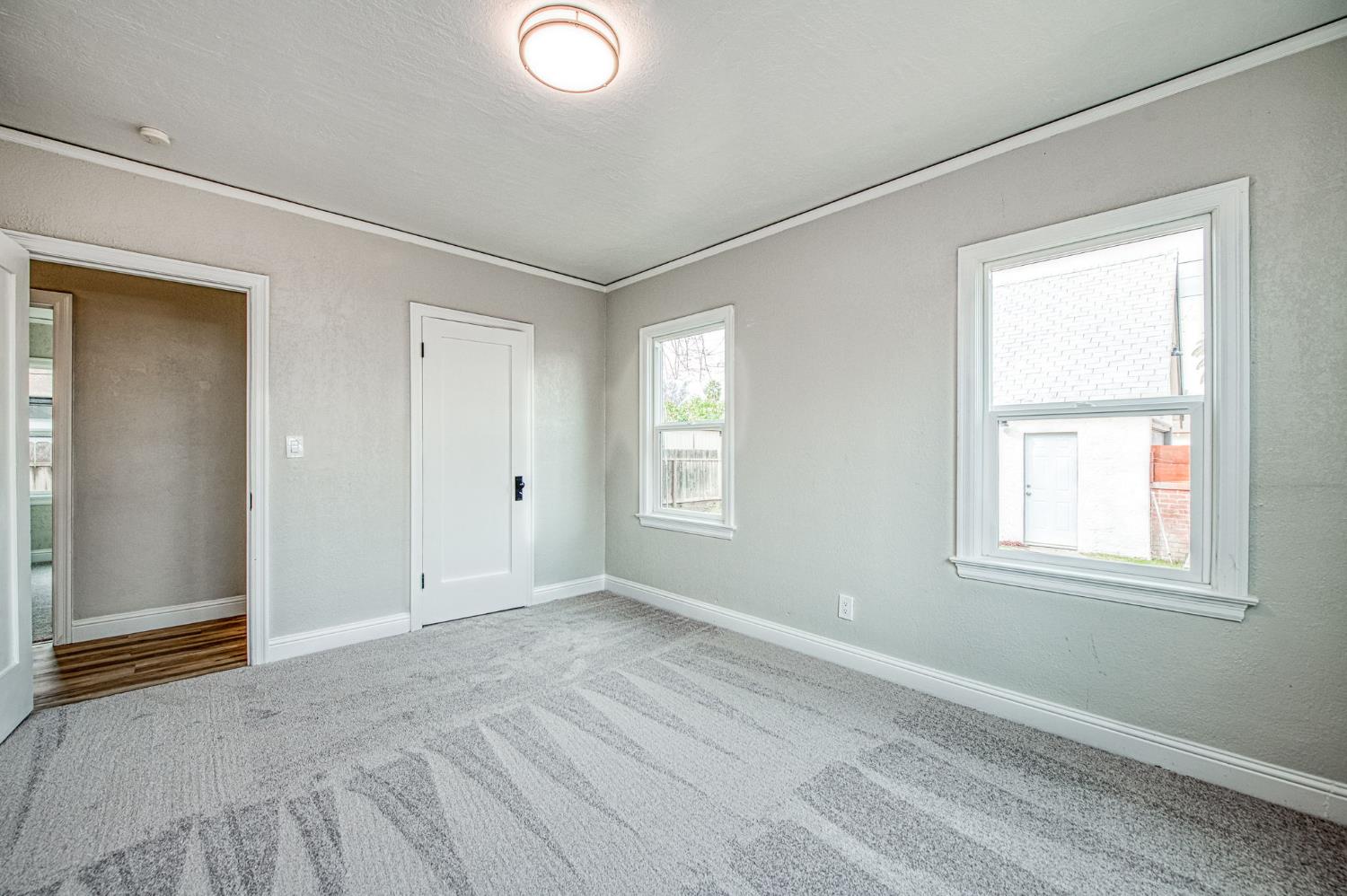 4345 E Iowa Ave, Fresno, CA 93702